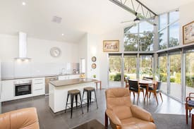 Wentworth Apartment | Yankabilly Island - 'The Pelican' Outback Retreat
