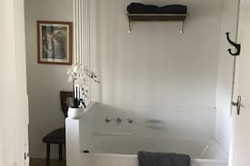 Clunes House | Gold on Main