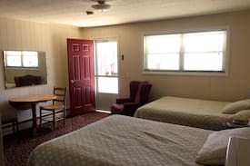 Lewiston Hotel | Maine Motel and Cabins Room # 5