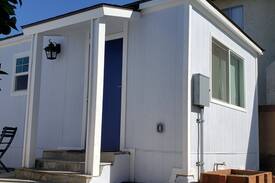 Lomita House | Cozy Guesthouse with kitchenette & shower