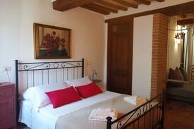 San Quirico d'Orcia Apartment | Casa Pabrù- Rubino. Una sosta romantica