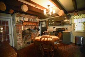 Portsmouth Apartment | Glasgow Tavern - Historic Home and Neighborhood