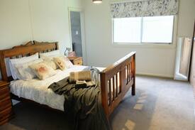 Heathcote House | Wisteria Cottage ~ Step Back in Time ..
