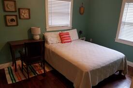 Safety Harbor House | Charming Safety Harbor Room! Walk to Downtown!