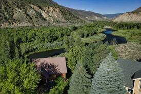 Gypsum Apartment | Cabin on the river