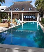 Muri Villa | JTs beachfront Villa on Muri Lagoon