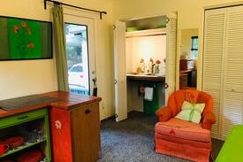 Vancouver House | Cozy Poppy Place. WiFi. Garden. Near Gorge & PDX