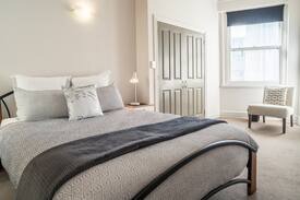 Te Aro Apartment | U Suites on Manners: Apartment 5