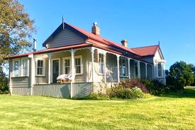 Patumahoe House | The Homestead - 1890’s villa in The Secret Garden