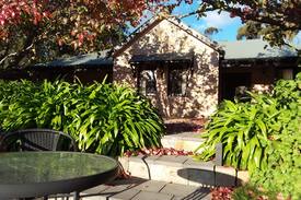 Armagh House | The comfort of Clare Valley at Ettrick Creek
