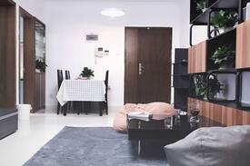 Central Business District Apartment | 【Arch Home】天空之城——福民地铁口、步行可至福田口岸、皇岗口岸,超棒视野