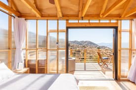 Morongo Valley Cabin | Minimalist Modern Cabin - Amazing Views