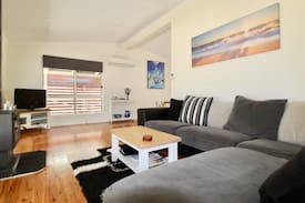Falls Creek House | Yarranoo Cottage - With swimming pool and linen