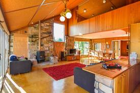 Trentham Cliffs Villa | Riverside Holiday Home