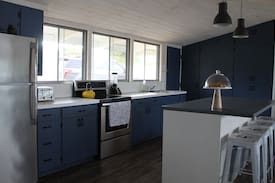 Lyndhurst Cabin | Westport's Little Blue Cottage - Sleeps 10!