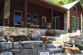 Hunt Other | The Yellow Rose cabin on private lake