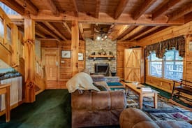 Dandridge Cabin | Douglas Lake Hilltop Hideaway