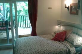 Ruthin Apartment | LLETY MAES FFYNNON [ Rhuthun waterside apartment]