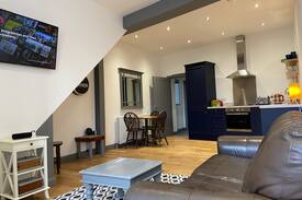 Belfast Apartment | Titanic Workers Apartment #4
