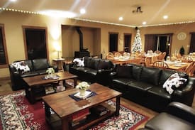 Falkland House | Six Mile Creek Ranch & Guesthouse