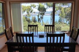 Dennes Point Cabin | Bruny Island Breakaway