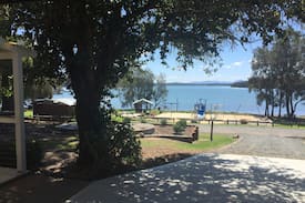 Coomba Park House | Bream cottage, lake water views