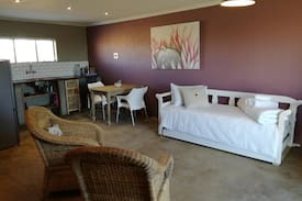 Trompsburg House | Snobs Coffee Roastery and Rooms