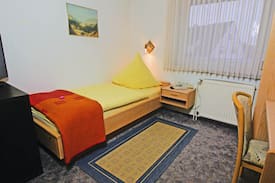 Guetersloh Bed & Breakfast | Dein Hotelzimmer mit Frühstück & WLAN 2N