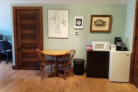 Decorah Apartment | The Loft on Lloyd