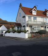Felpham Cabin | Seaside Cottage, Felpham, 1 minute walk to beach