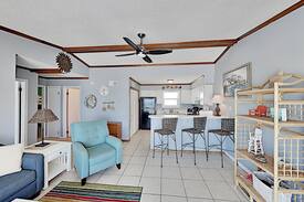 Surf Side Shores Apartment | Beachfront Sun-Kissed West - 1 Mile to Kiva Dunes