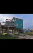 Surfside Beach House | Sandy Cheeks Beach House sleeps 13