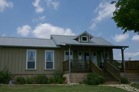 Fredericksburg House | Pats Peaceful Meadow | 2/2 Cottage | Hot Tub | Close to Town