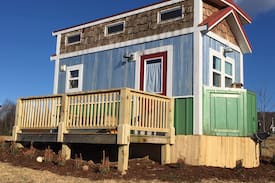 Fleetwood House | Tiny House with GREAT VIEWS!