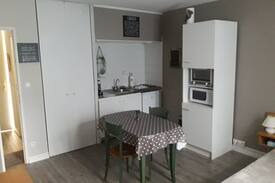 Bagneres-de-Bigorre Apartment | Joli studio coquet avec parking privé gratuit