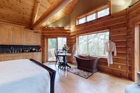 Ferndale Other | Luxury Private Log Cabin Getaway w/ Hot Tub