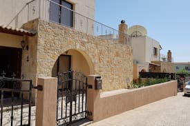 Mesogi Villa | Luxury 4 bed Villa in Paphos with Private pool.