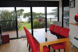 Kalimna House | Waterfront Luxury- Clara Cove Unit 2, Sleeps 6