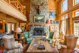 Carrabassett Valley Cabin | Cozy Lodge| Ski-in/Ski-Out | Bar | Sauna |