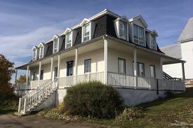 Gaspe House | Café de la Traverse - 3