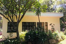 Bulawayo House | Burnside Cottage - self catering cottage.
