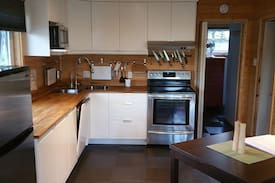 Northern Ontario House | Upscale Cottage on the Winnipeg River (Locke Bay)