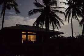 Junquillal House | Casa Armonía, room at the beach. Frente la playa.