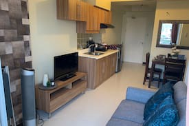 Quezon City Apartment | 1-BR 5Pax Zinnia Towers/Fast Wifi/SM North-Trinoma