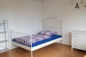 Friedrichshafen House | zentrales, helles WG-Zimmer mit Seeblick