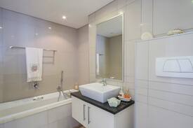 Strand Apartment | On Strand 103, Luxurious 2 Bedroom on Beach Road