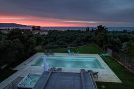 Pyrgos Psilonerou Villa | Villa Arcadia