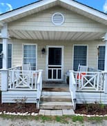 Surf City Cabin | “Sea Biscuit”-Oceanside cottage in Surf City!