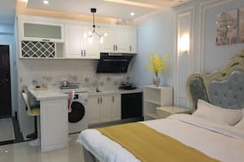 Chengzhong District Apartment | 地王公馆 罗曼蒂克 爱丽莎江景民宿