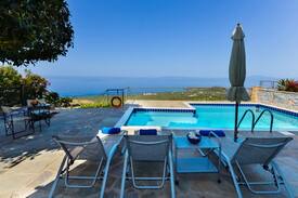 Lefktron Villa | Luxury Villa Ismini in Stoupa, Private Pool & BBQ